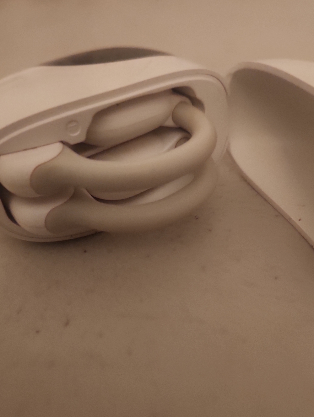 TAGRY Wireless Earbuds with Charging Case - White